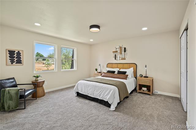 Building Photo - 5599 W Maplewood Pl