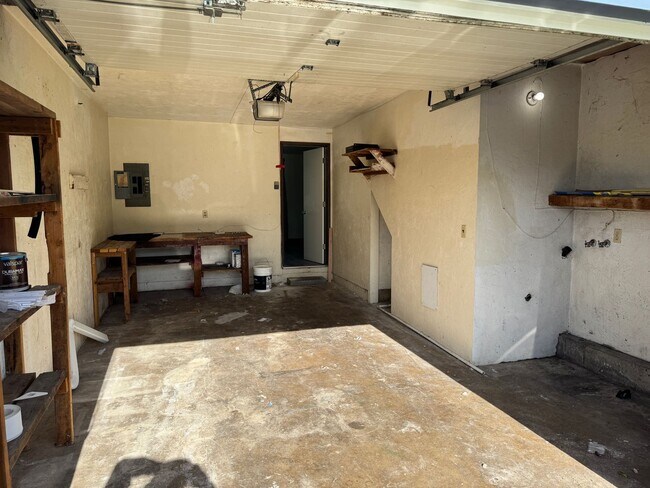 Building Photo - Updated 2 bedroom 1.5 bathroom duplex!  $200.00 MOVE-IN SPECIAL