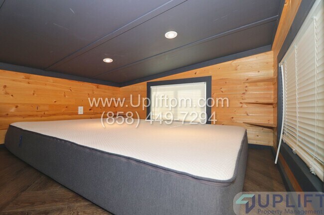 Building Photo - Double loft Studio in Ramona