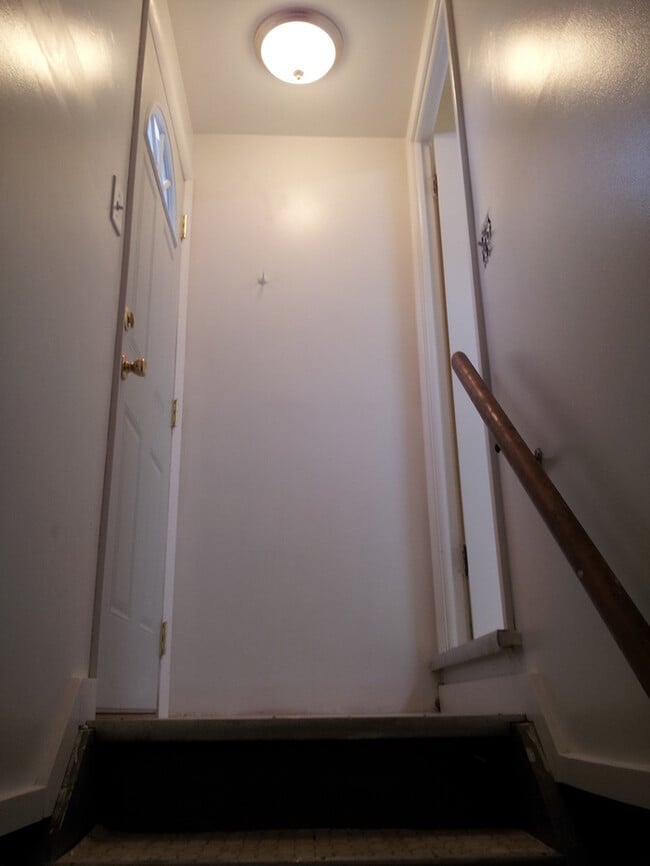 Building Photo - LARGE two bedroom Midtown Duplex with beau...