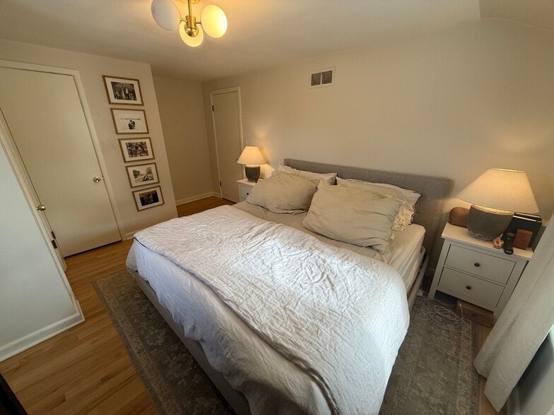 Building Photo - 5350 N Navajo Ave