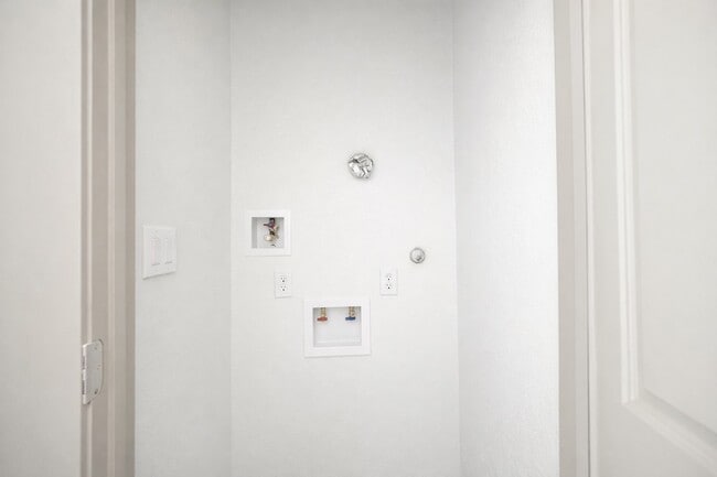 Building Photo - 113 Bolden St