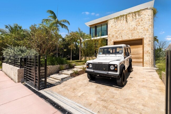 Building Photo - 701 86th St