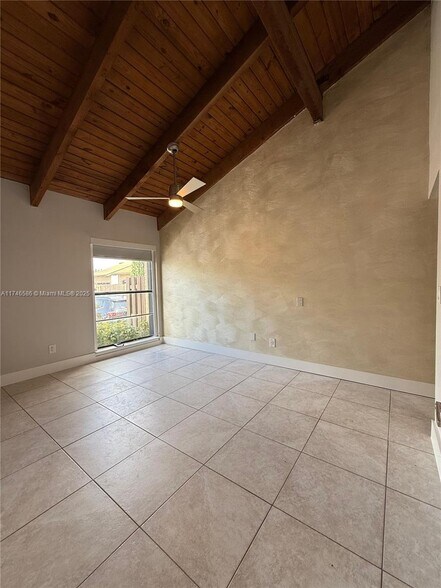 Building Photo - 2312 SW 81st Ave