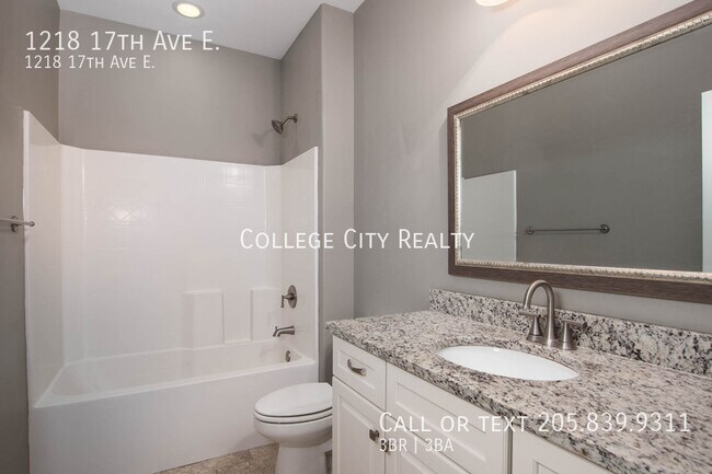 Building Photo - 1218 17th Ave E