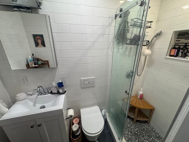 Building Photo - 464 Beacon St