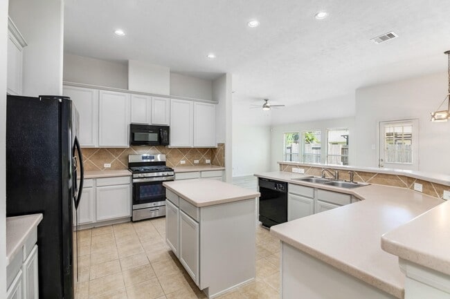 Building Photo - 26127 Bent Meadow Ct