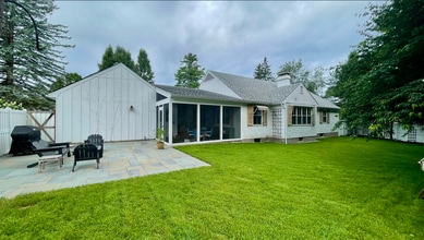 Building Photo - Charming 3-Bedroom 2-Bathroom Ranch in Laurel Hill Available 6/1