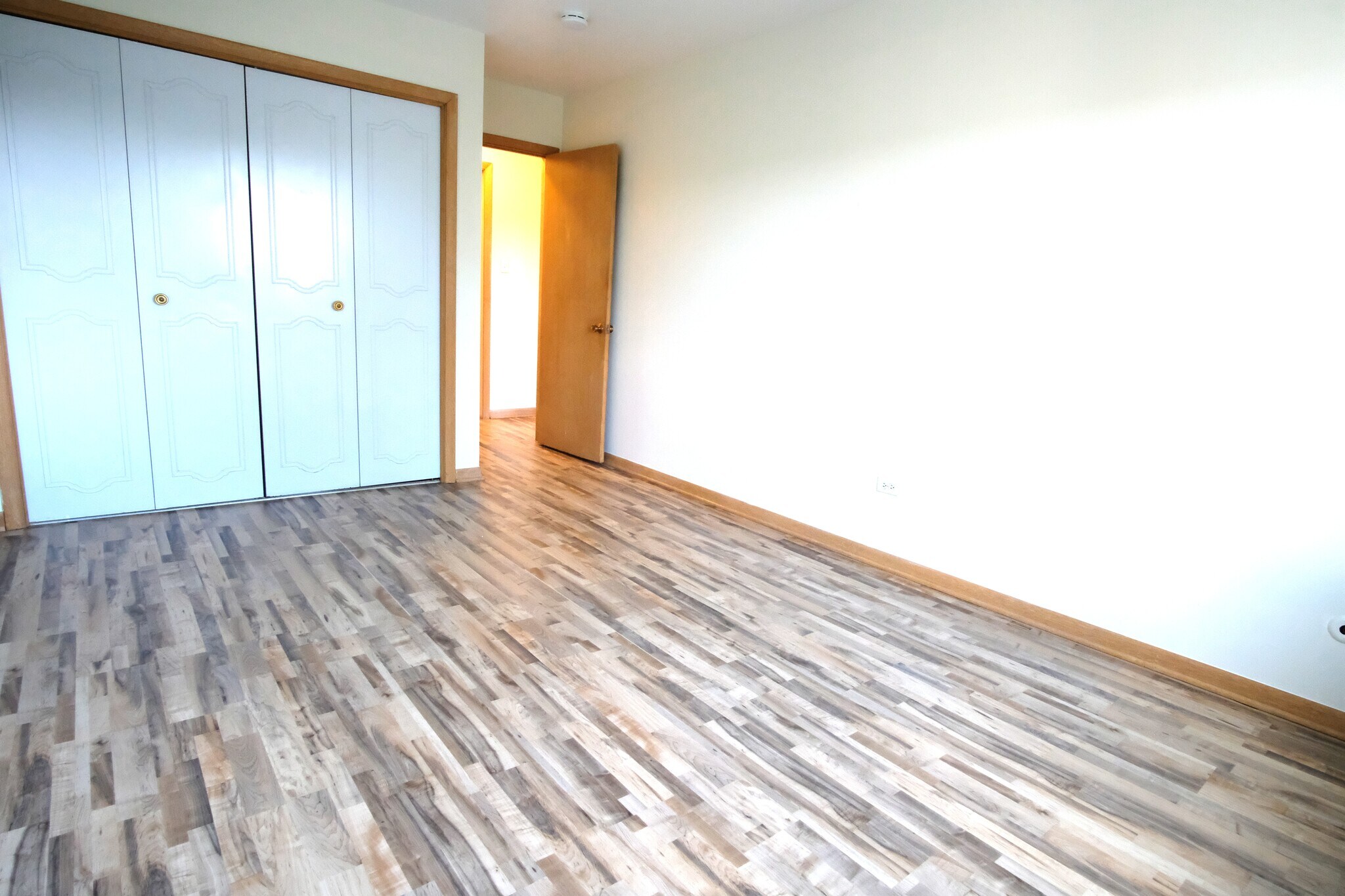2nd bedroom - 8418 W Oak Ave