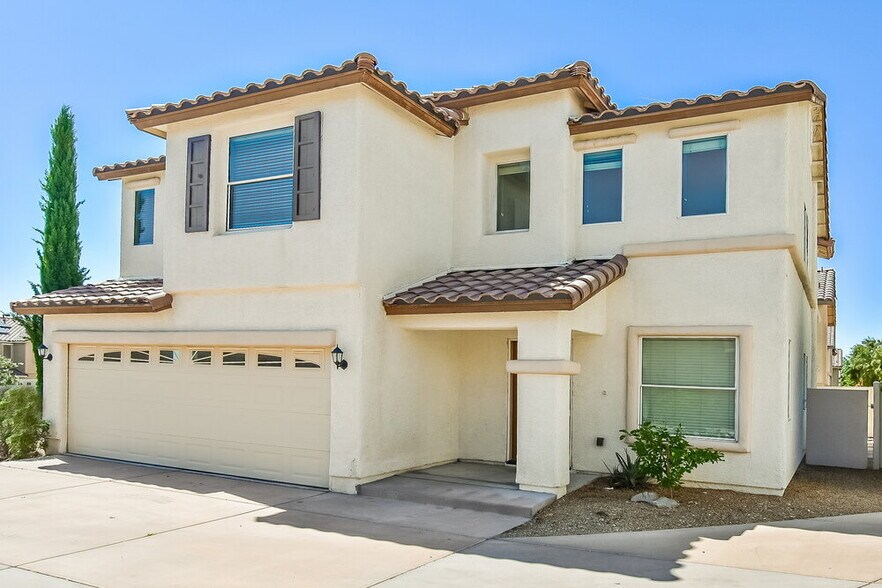 Building Photo - 3901 Bayamon St