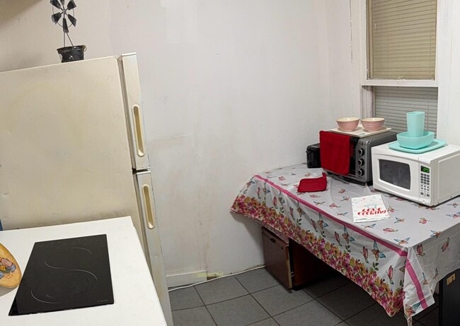 Building Photo - 2328 Union St