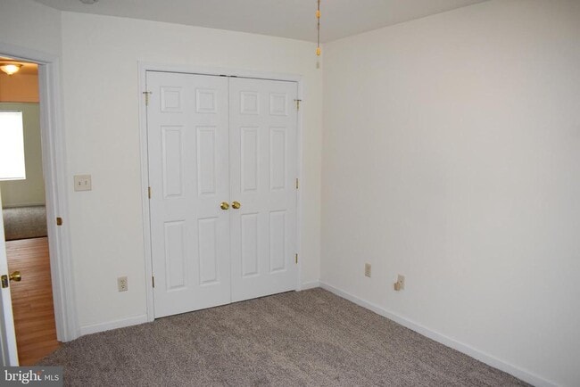 Building Photo - 2701 Roosevelt Dr