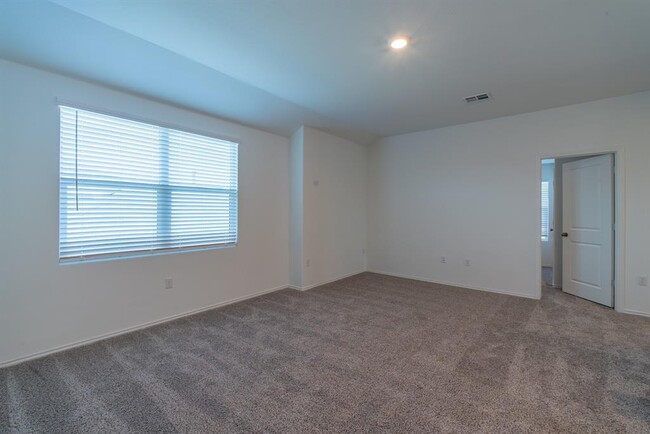 Building Photo - 10500 Steinbeck Dr