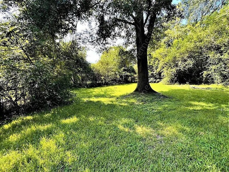 Building Photo - 3737 Bishop Ave