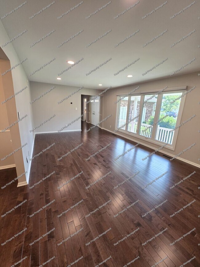 Building Photo - Stunning Munster 4 Bedroom House