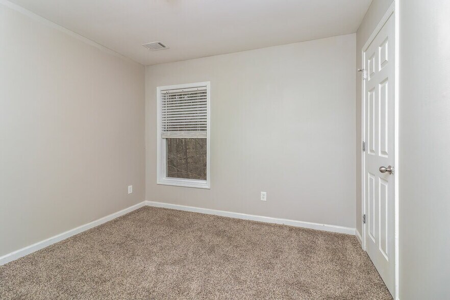 Building Photo - 3643 Uppark Dr