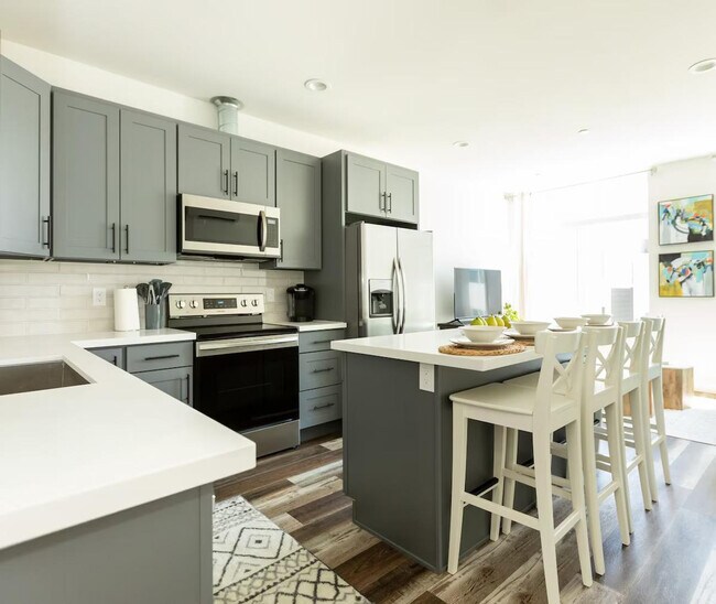 Building Photo - 3026 SW Charlestown St