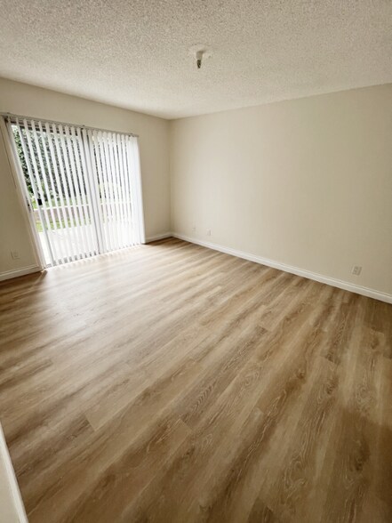 Building Photo - 139 Avenida Miramar