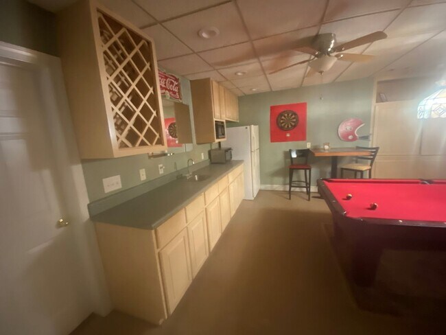 Building Photo - Suite A Main Level