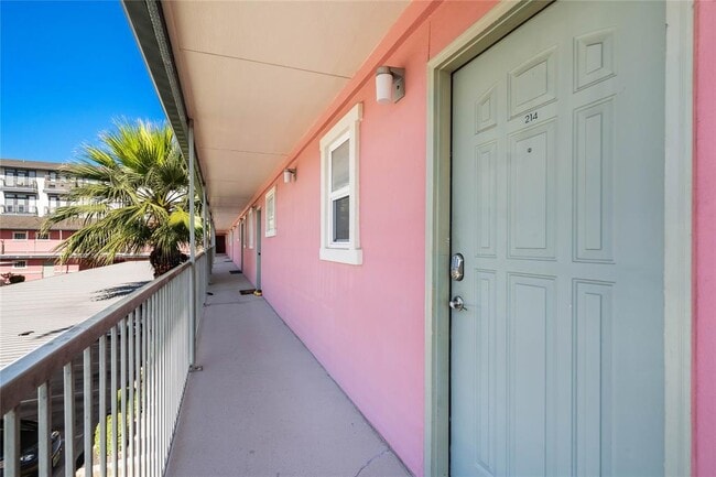 Building Photo - 1422 Collier St