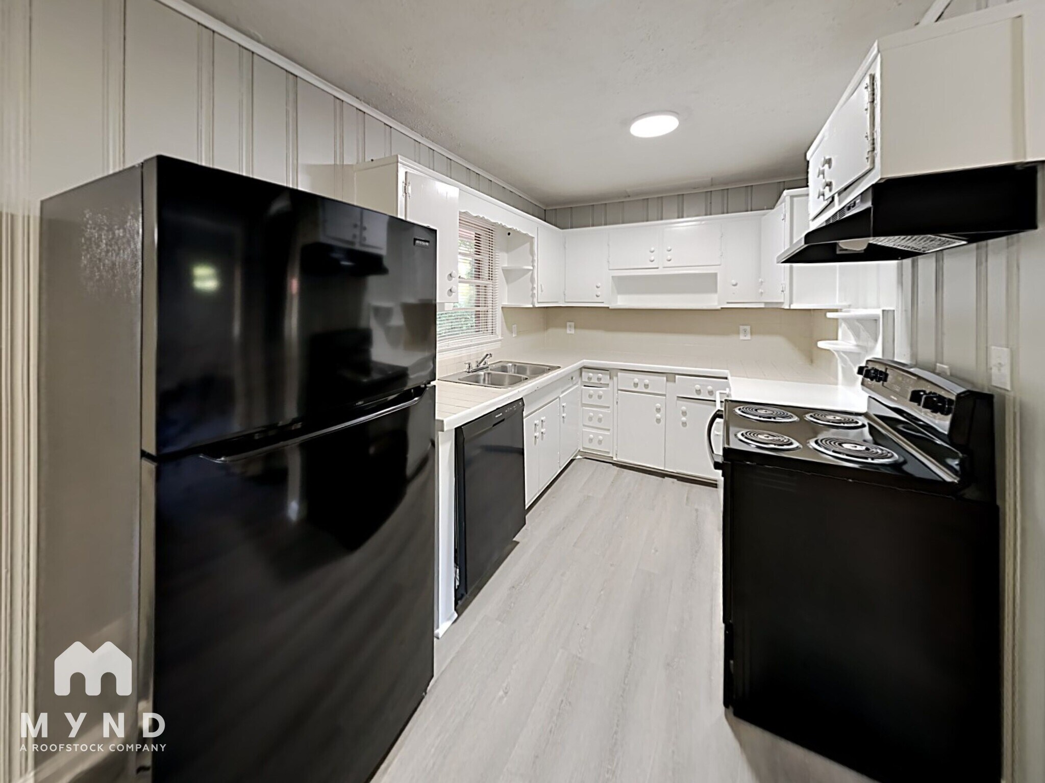 Building Photo - 919 Green Valley Rd SW