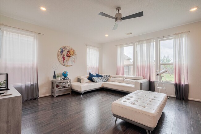 Building Photo - 1714 Clifton Hills Ln
