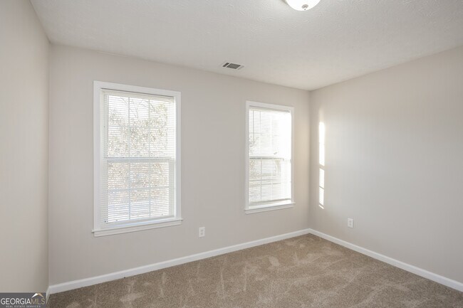 Building Photo - 911 Rolling Meadows Dr