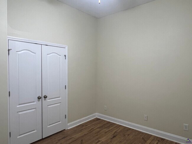 Building Photo - 644 Ivy Brook Way