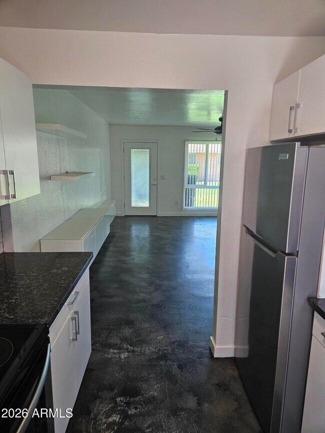 Building Photo - 1511 E Rovey Ave