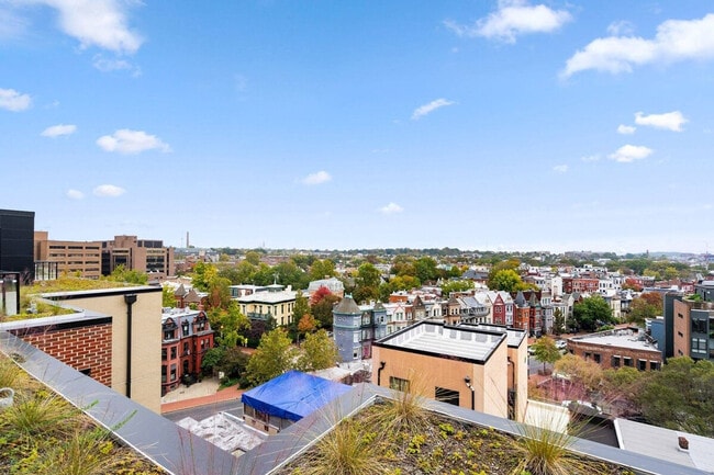 Building Photo - 1901 6th St NW