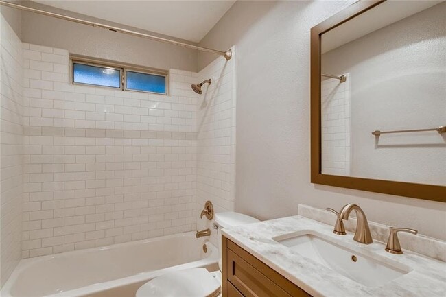 Building Photo - 3005 Foxton Cove