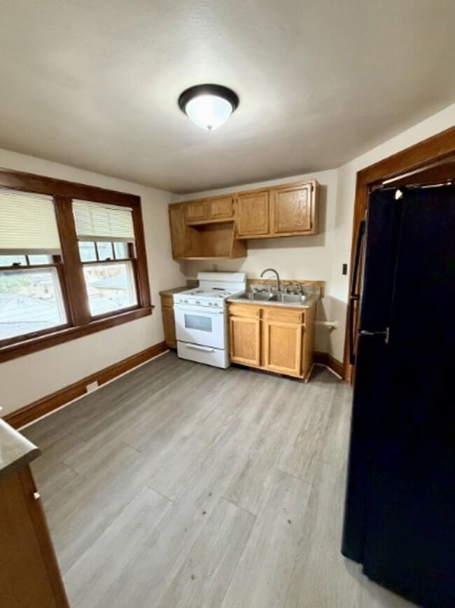 Building Photo - 1251 Walnut St