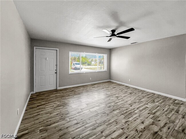 Building Photo - 18660 Miami Blvd