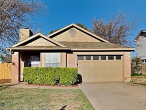 Building Photo - Captivating Single Family Home | 3 BR/2BA | 1-Car Covered Parking | Gated backyard