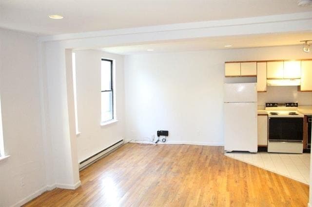 Building Photo - 607 1st St