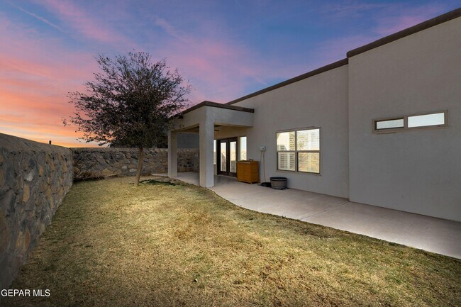 Building Photo - 6461 Tama St