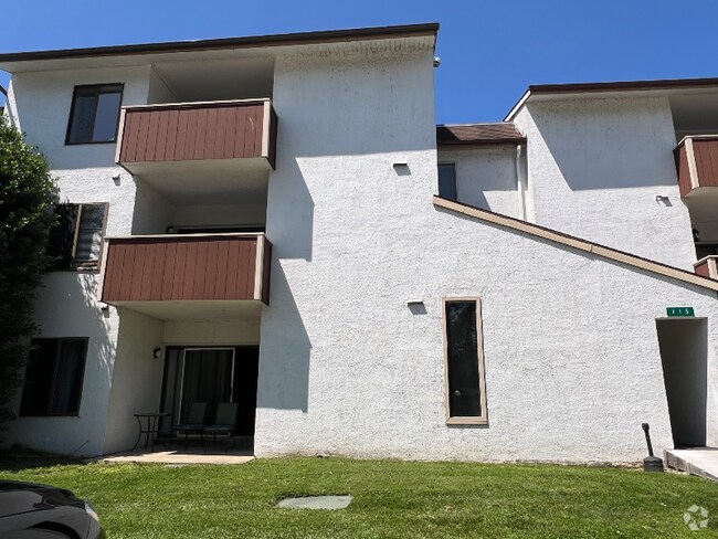 Building Photo - 115 Charlotte Way