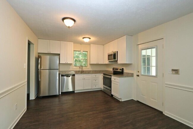 Building Photo - 4215 Fawn Ln SE
