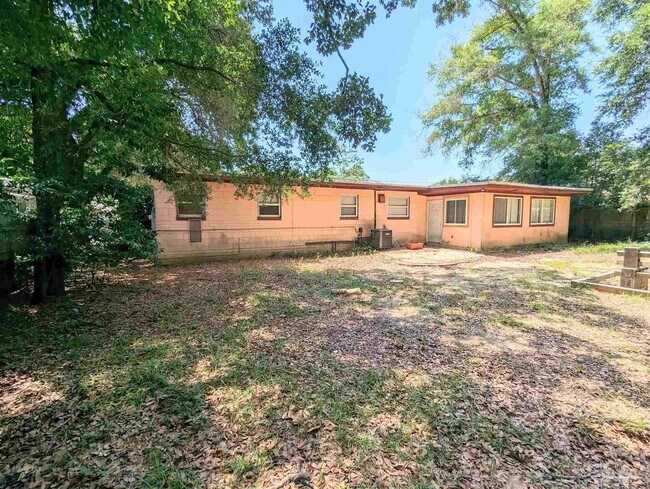 Building Photo - 9 Gentian Dr