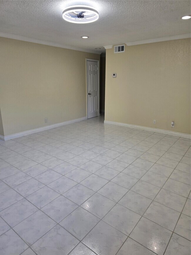 Building Photo - 1749 NW 6th Ave