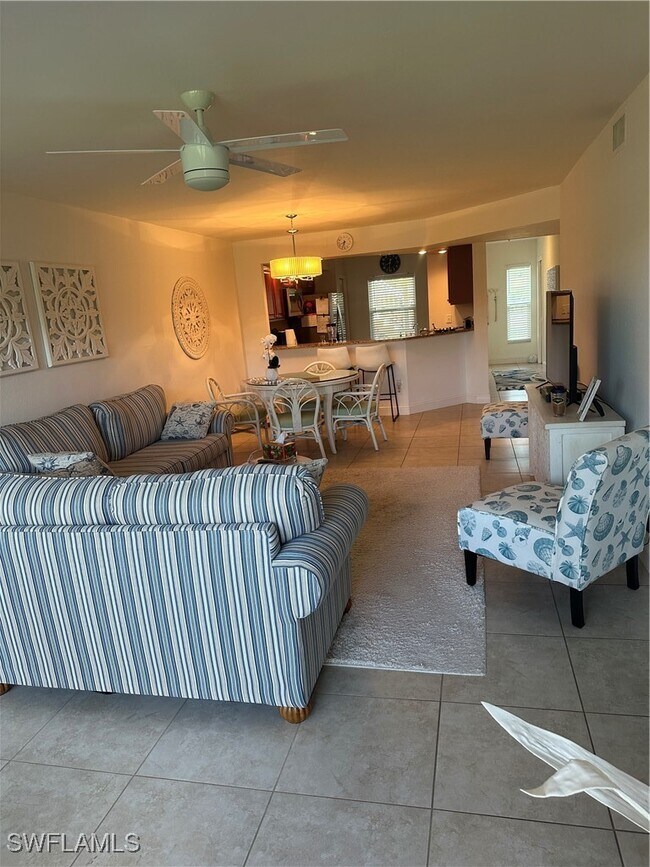 Building Photo - 1950 W Crown Pointe Blvd