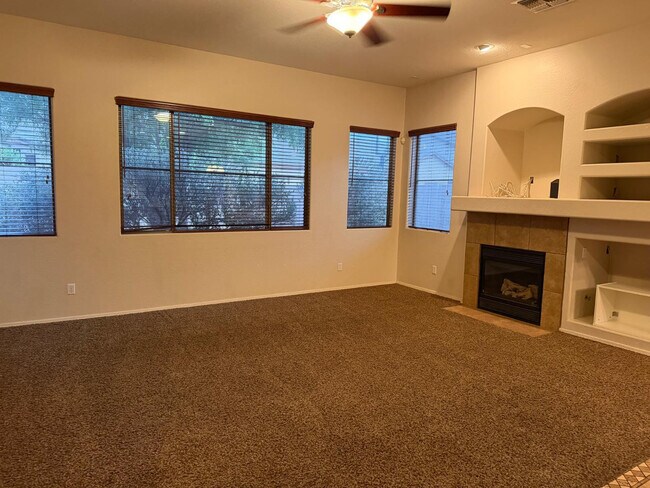 Building Photo - 4311 W Hopi Trail