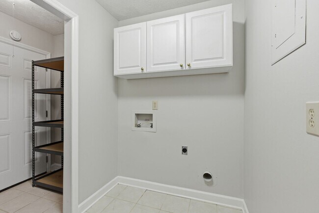 Building Photo - Renovated North Columbus Home with Fenced Yard!