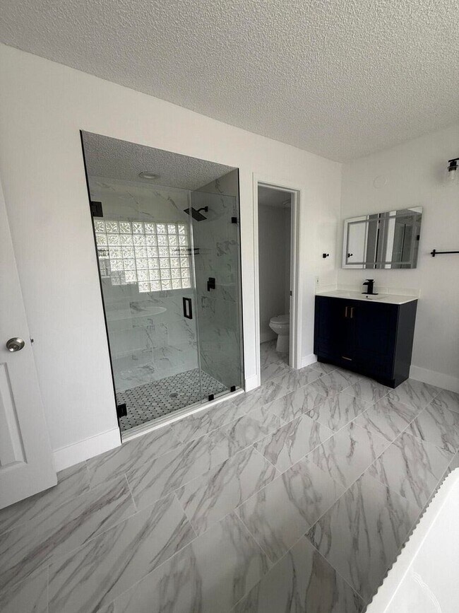 Building Photo - 9561 NW 18th Ct