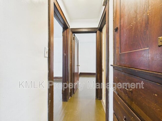 Building Photo - 661 Patterson Ave