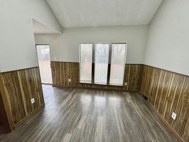 Building Photo - 3786 Tchulahoma Rd