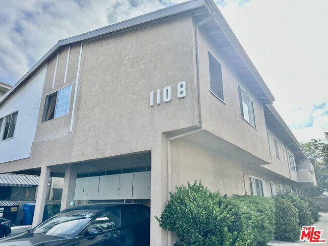 Building Photo - 1108 S Sherbourne Dr