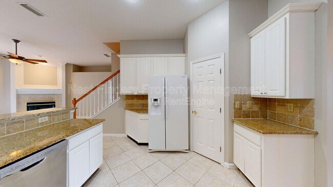 Building Photo - 11861 Lake Fern Dr