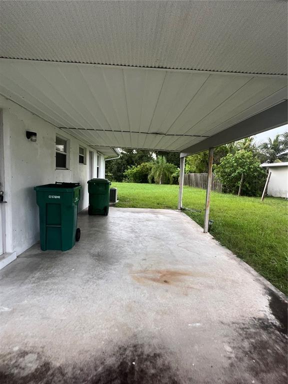 Building Photo - 1636 Hayworth Rd