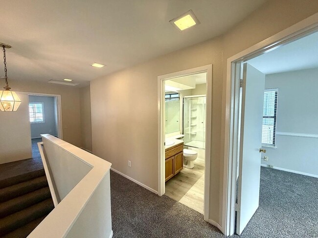 Building Photo - 661 Mockingbird Ln